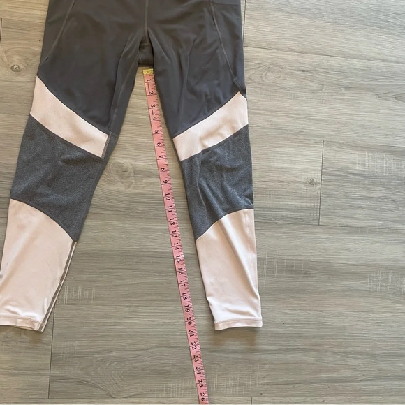 Athleta Salutation Modblock Leggings 7/8 Length light pink and gray small - Picture 9 of 9